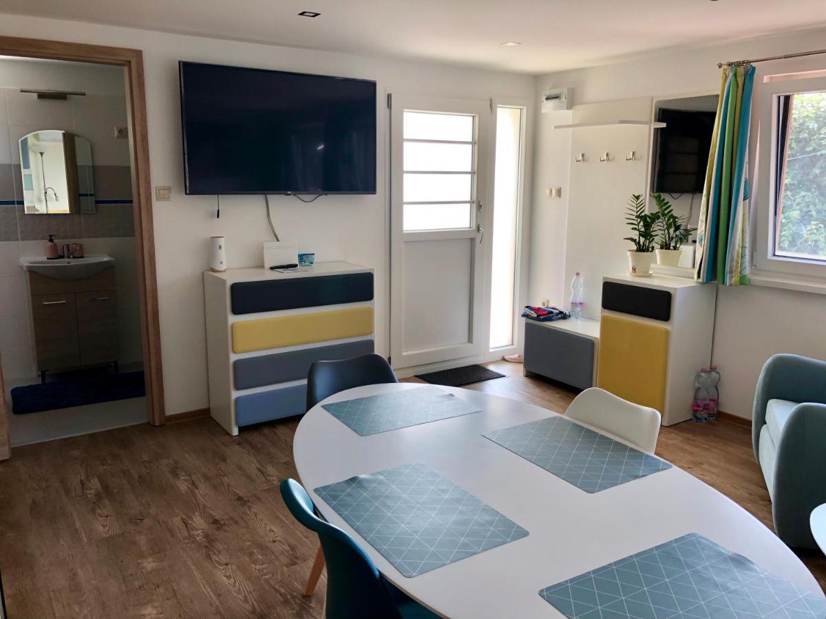 Balaton Wellness Tom Cat Nyaralo 1 Wellness Es 1 Gyermekbarat Apartmannal Kovagoors Ngoại thất bức ảnh
