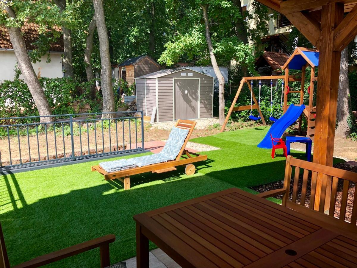 Balaton Wellness Tom Cat Nyaralo 1 Wellness Es 1 Gyermekbarat Apartmannal Kovagoors Ngoại thất bức ảnh