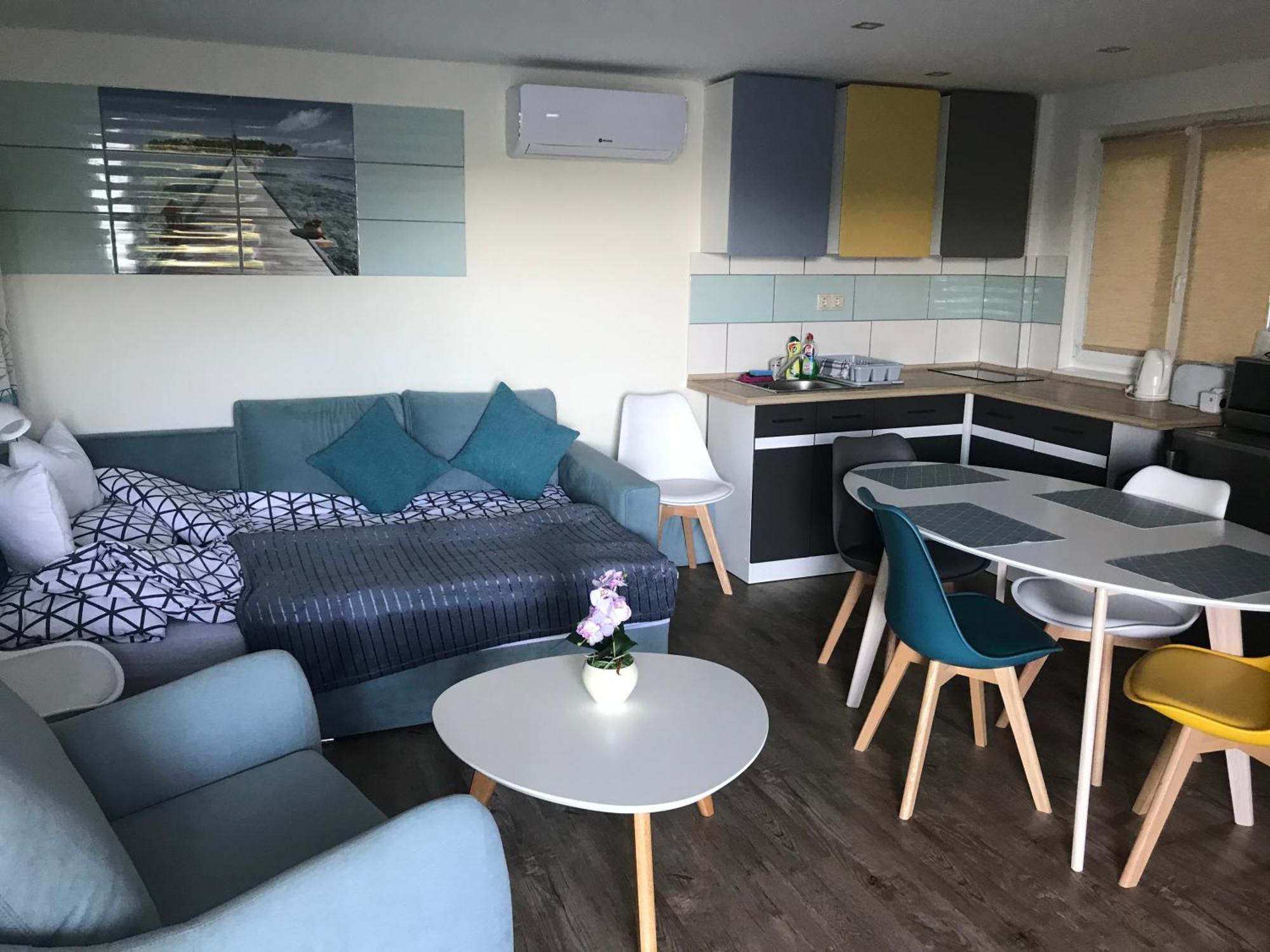 Balaton Wellness Tom Cat Nyaralo 1 Wellness Es 1 Gyermekbarat Apartmannal Kovagoors Ngoại thất bức ảnh